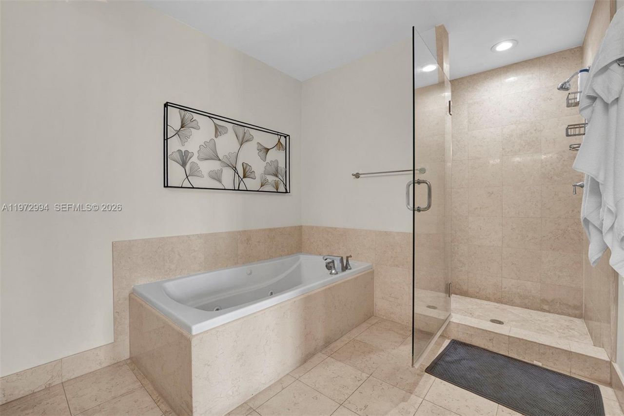 20000 E Country Club Dr , Unit PH06, Aventura, FL 33180 Photo