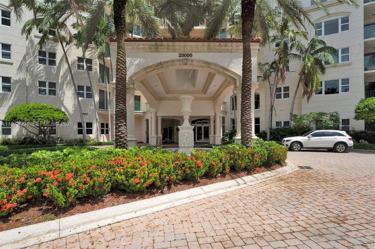 20000 E Country Club Dr , Unit PH06, Aventura, FL 33180 Photo