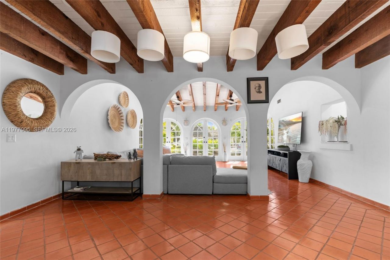 1028 NE 84th St , Miami, FL 33138 Photo