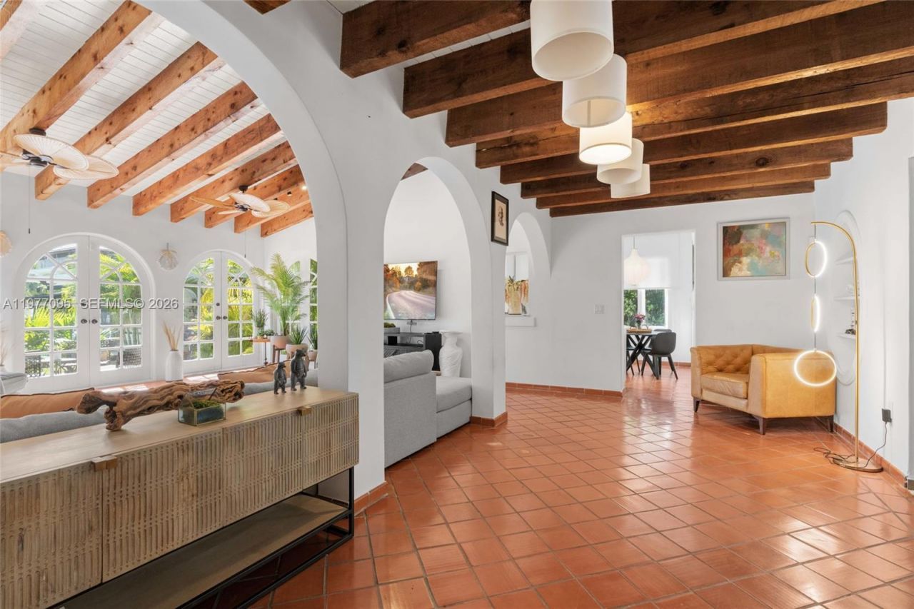 1028 NE 84th St , Miami, FL 33138 Photo