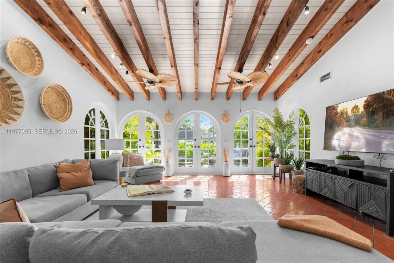 1028 NE 84th St , Miami, FL 33138 Photo