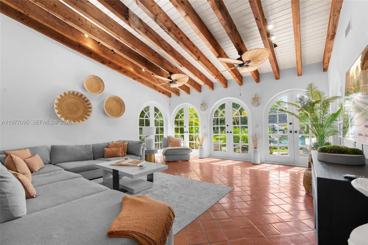 1028 NE 84th St , Miami, FL 33138 Photo