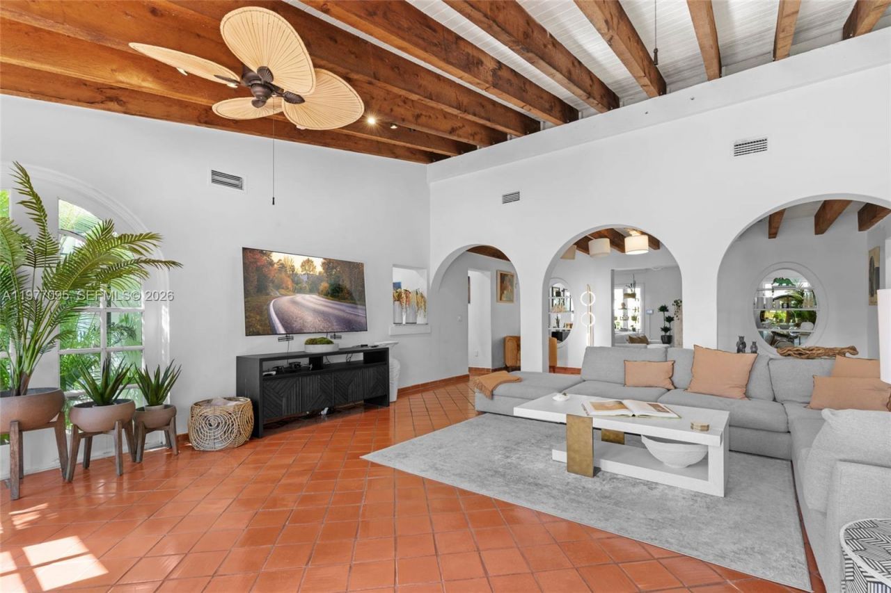 1028 NE 84th St , Miami, FL 33138 Photo