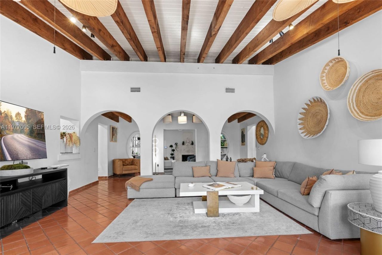 1028 NE 84th St , Miami, FL 33138 Photo