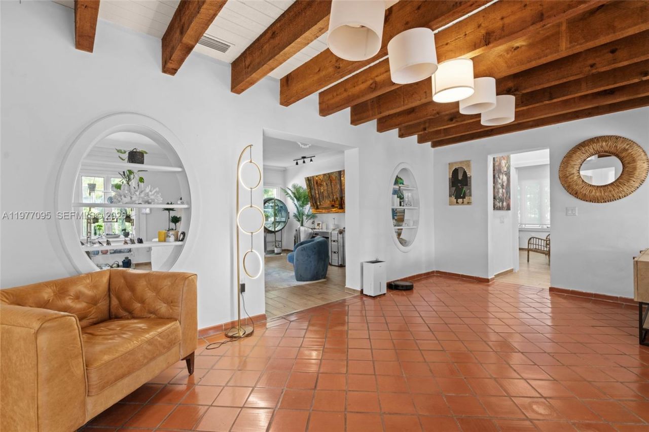 1028 NE 84th St , Miami, FL 33138 Photo