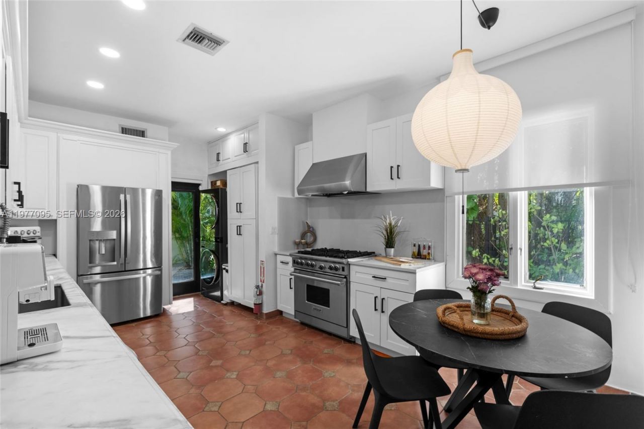 1028 NE 84th St , Miami, FL 33138 Photo