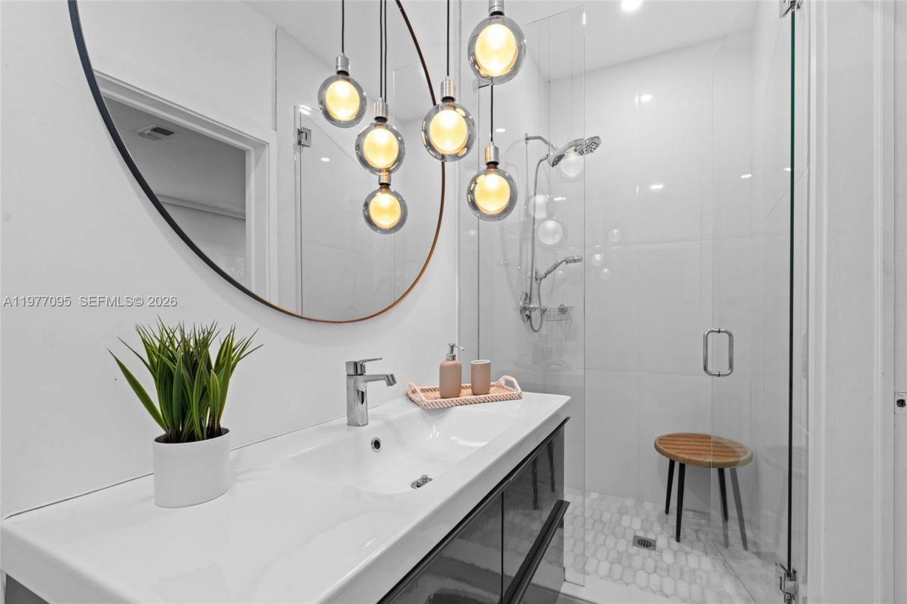 1028 NE 84th St , Miami, FL 33138 Photo