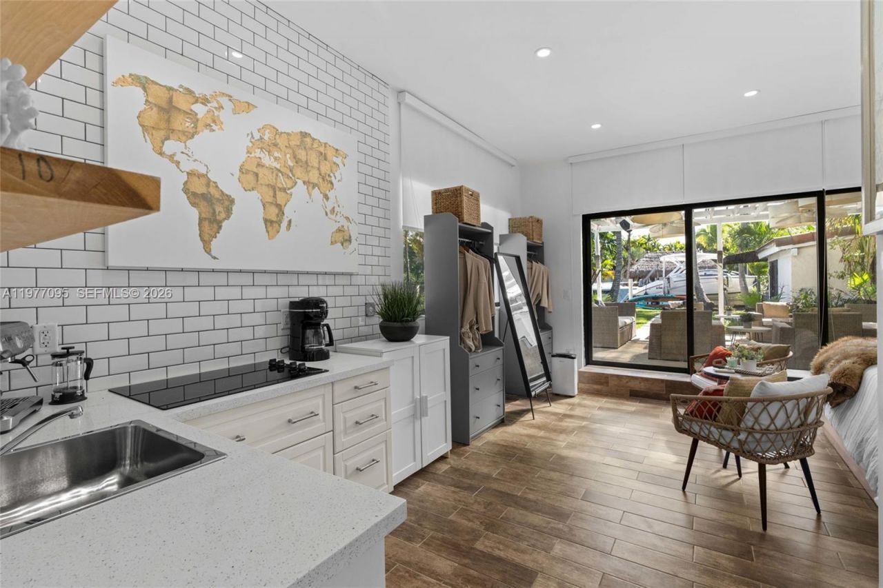 1028 NE 84th St , Miami, FL 33138 Photo