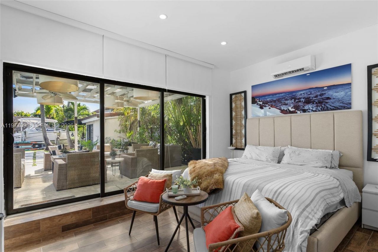 1028 NE 84th St , Miami, FL 33138 Photo