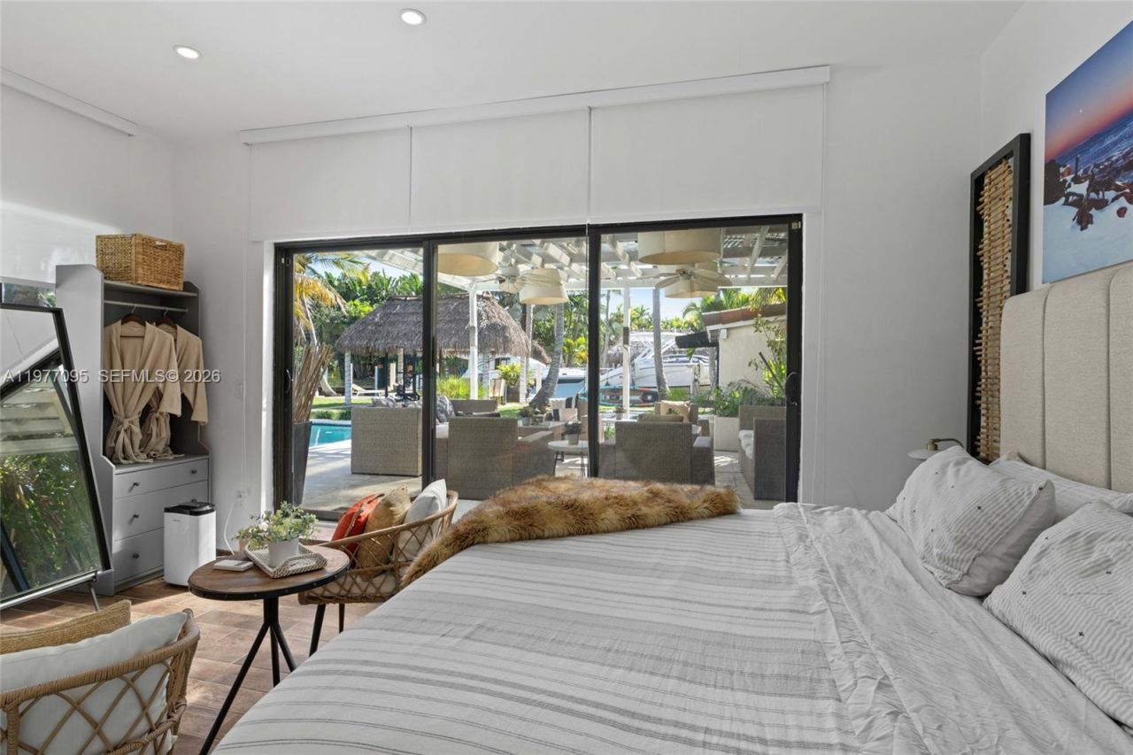 1028 NE 84th St , Miami, FL 33138 Photo