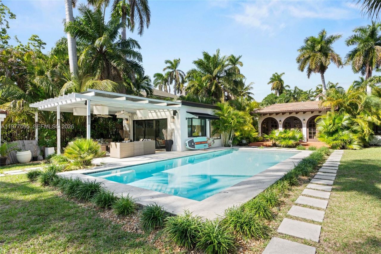 1028 NE 84th St , Miami, FL 33138 Photo