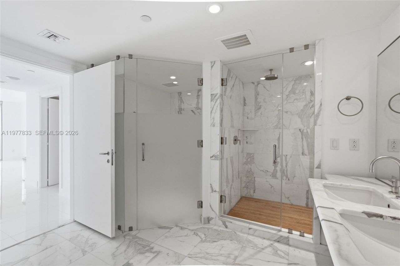 2627 S Bayshore Dr , Unit 501, Miami, FL 33133 Photo