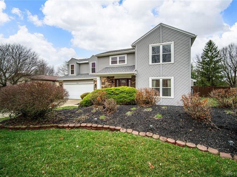 2551 Woodbluff Lane, Washington Township, OH 45458 Photo 2