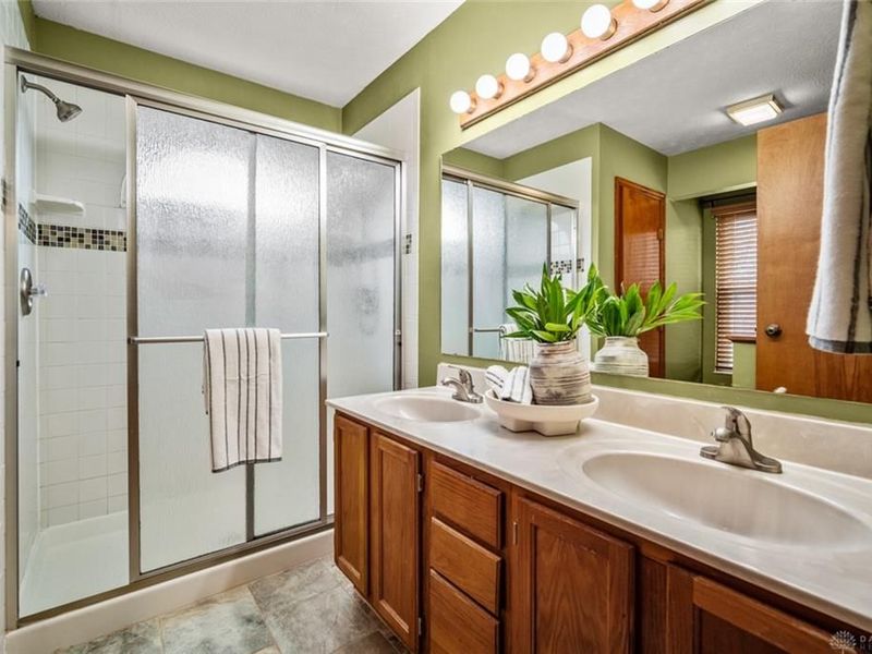 2551 Woodbluff Lane, Washington Township, OH 45458 Photo 22