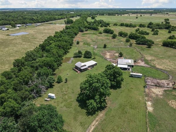901 County Road 3925, Wolfe City, TX 75496