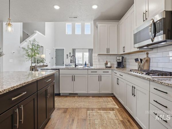 3812 E Rock Falls St, Nampa, ID 83686