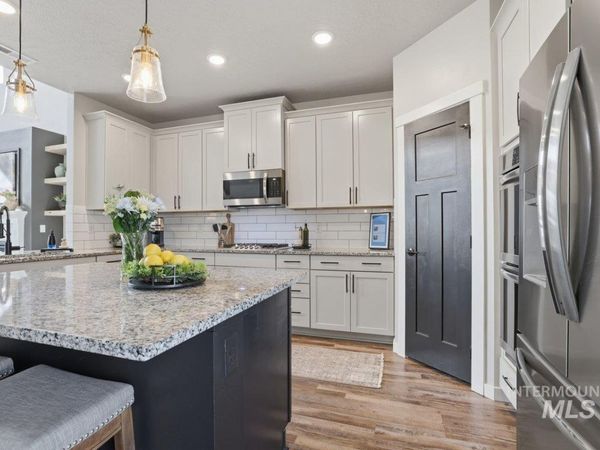 3812 E Rock Falls St, Nampa, ID 83686