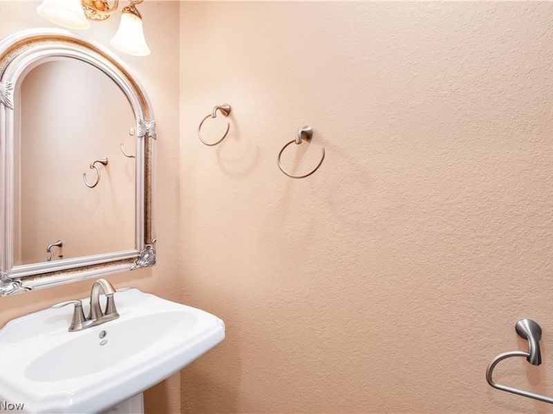 6438 Calvary Court, Youngstown, OH 44515 Photo 24