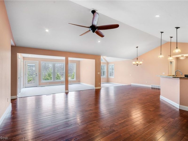 6438 Calvary Court, Youngstown, OH 44515 Photo 7