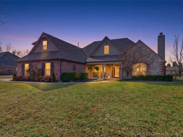 18522 E 79th Street N, Owasso, OK 74055