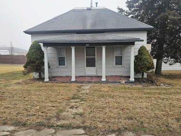 902 N Saunders Avenue, Sutton, NE 68979