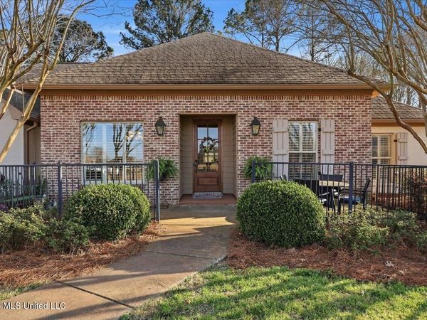 226 Meadowlands Drive, Brandon, MS 39047