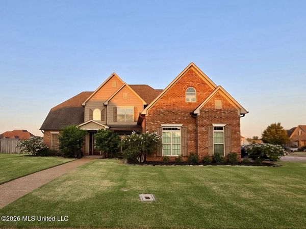1052 N Aquila Circle, Olive Branch, MS 38654
