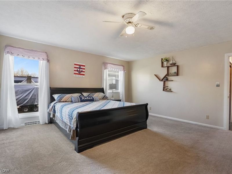 2282 Heston Drive, Lake Milton, OH 44429 Photo 15