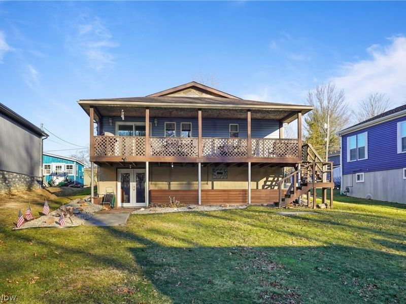 2282 Heston Drive, Lake Milton, OH 44429 Photo 2