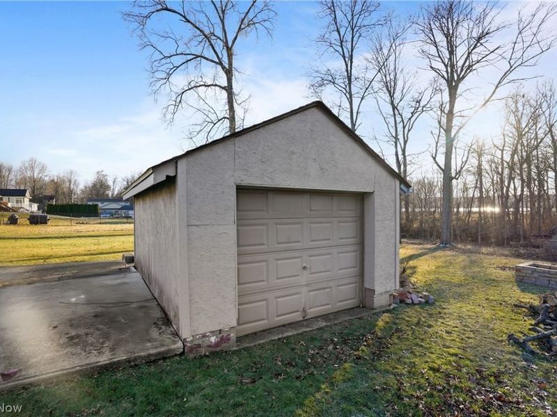 2282 Heston Drive, Lake Milton, OH 44429 Photo 38