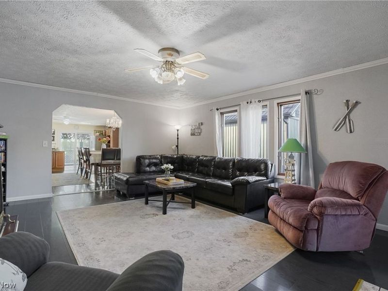 2282 Heston Drive, Lake Milton, OH 44429 Photo 4