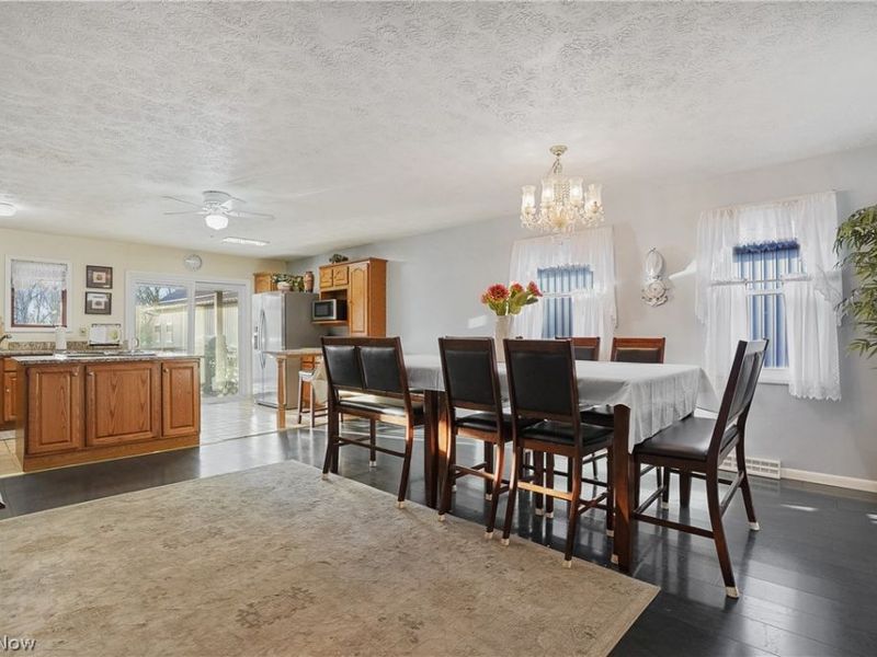 2282 Heston Drive, Lake Milton, OH 44429 Photo 7