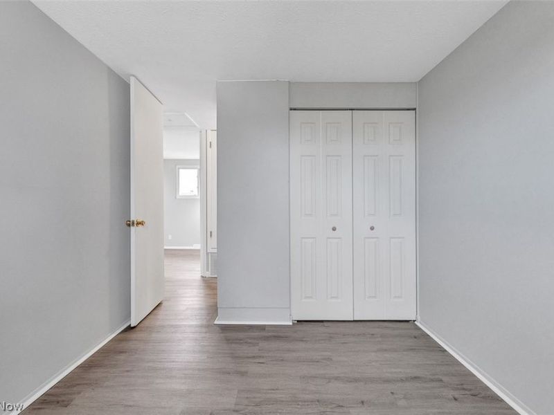 6330 Sandfield Drive, Brook Park, OH 44142 Photo 10