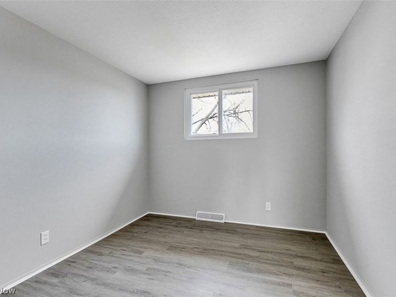 6330 Sandfield Drive, Brook Park, OH 44142 Photo 11