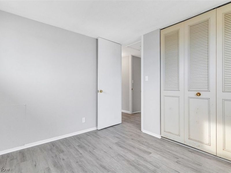 6330 Sandfield Drive, Brook Park, OH 44142 Photo 16