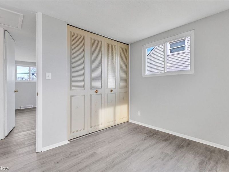 6330 Sandfield Drive, Brook Park, OH 44142 Photo 17