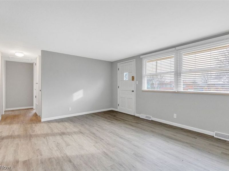 6330 Sandfield Drive, Brook Park, OH 44142 Photo 4