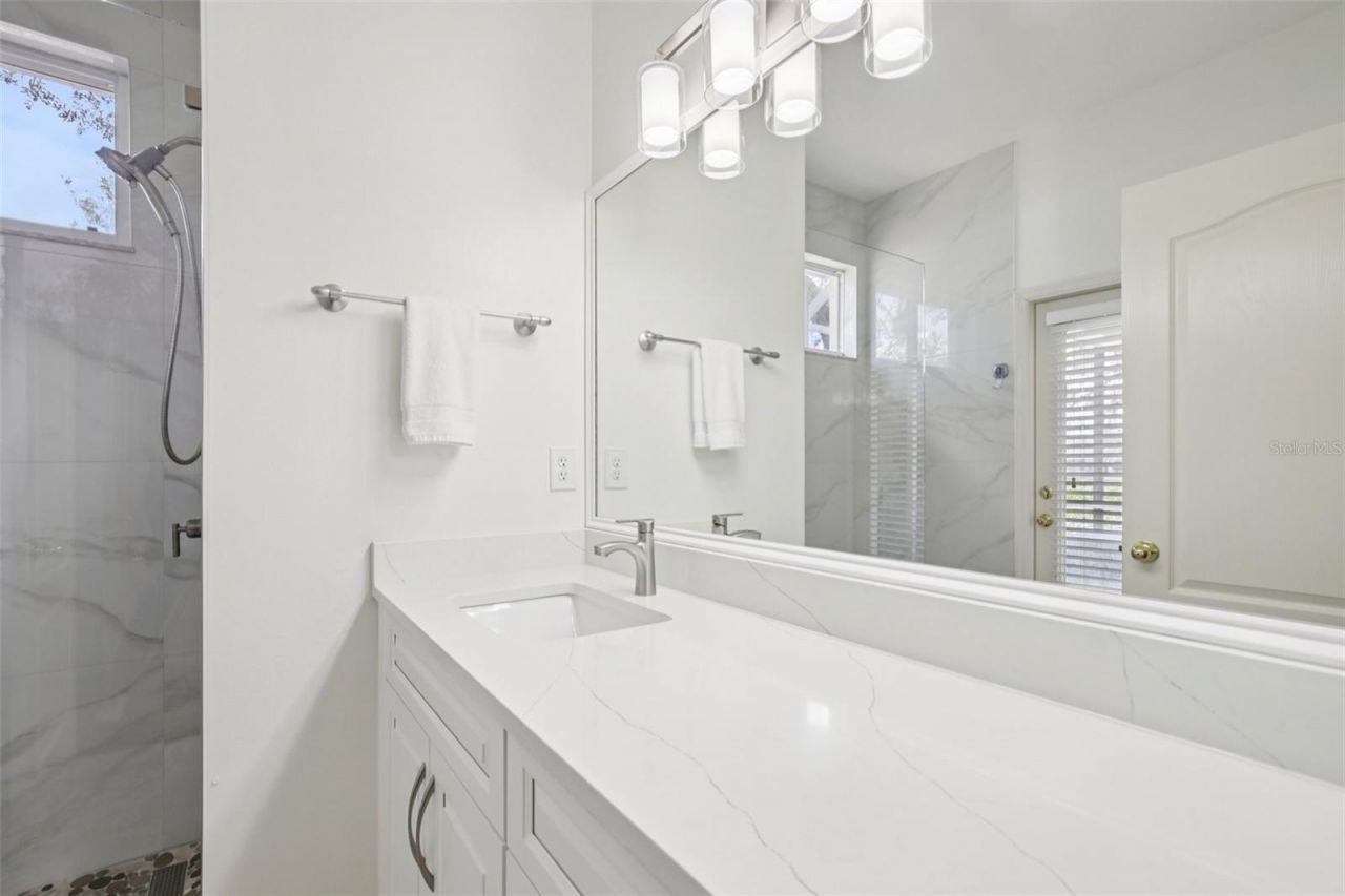 742 Shorecrest Drive, Sarasota, FL 34232 Photo