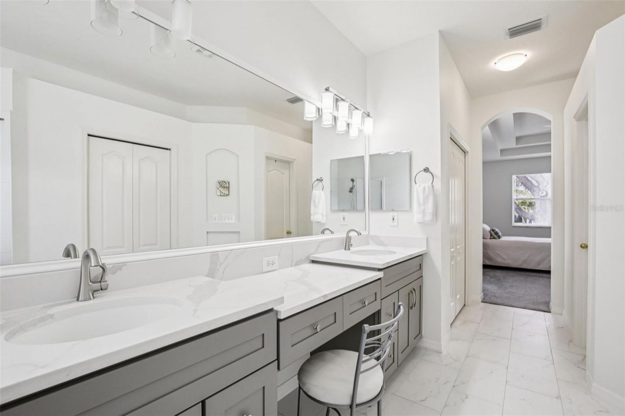 742 Shorecrest Drive, Sarasota, FL 34232 Photo