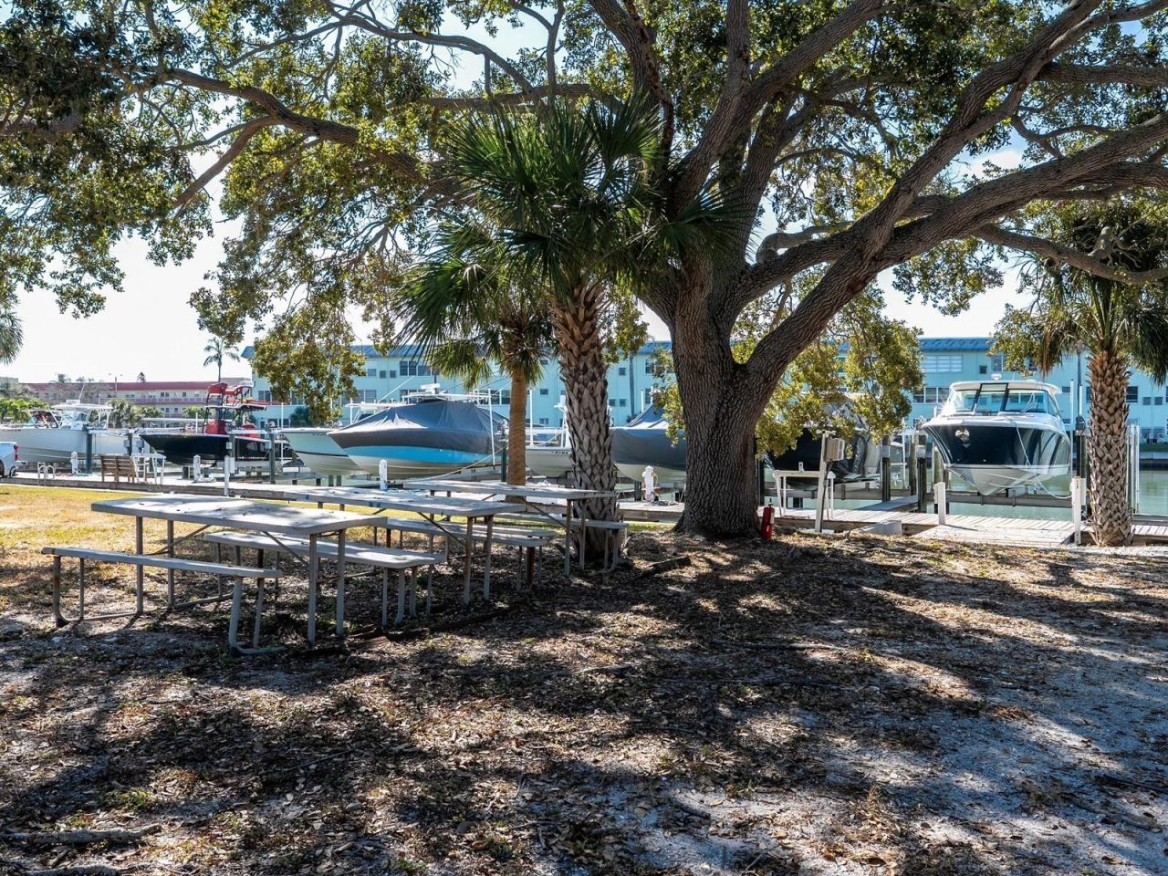 6251 10th Avenue S, Gulfport, FL 33707 Photo