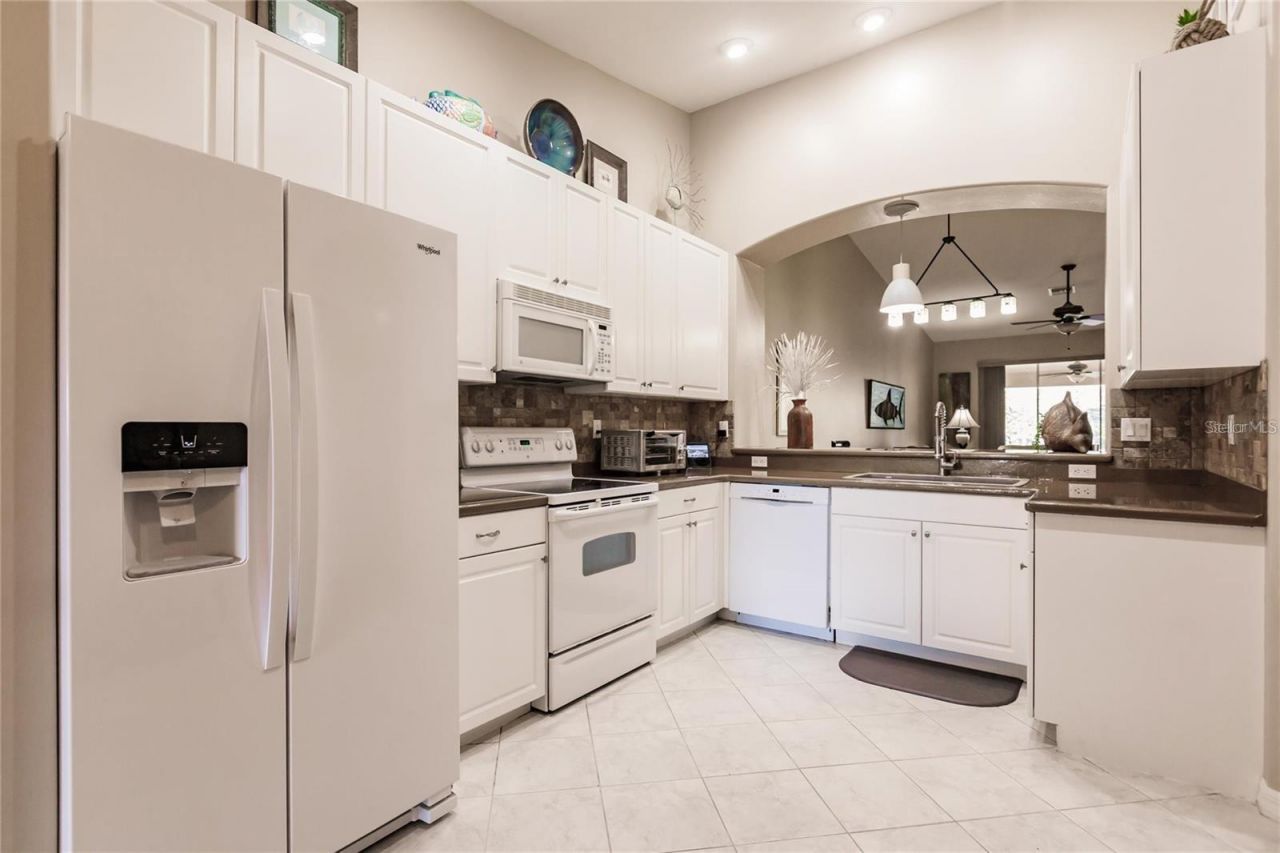 323 Monaco Drive, Unit 10, Punta Gorda, FL 33950 Photo