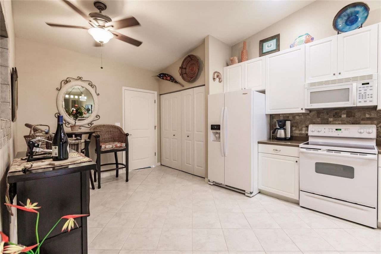 323 Monaco Drive, Unit 10, Punta Gorda, FL 33950 Photo