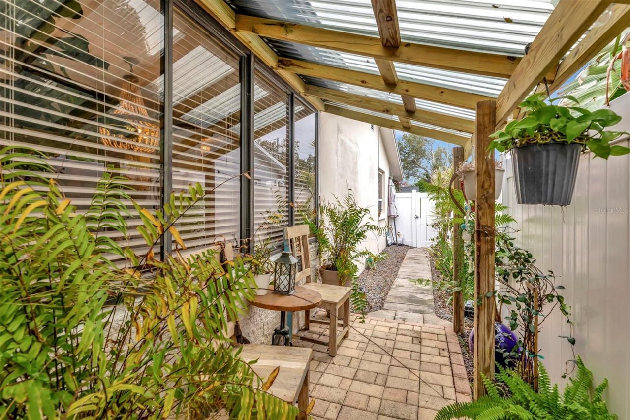 842 53rd Terrace N, Saint Petersburg, FL 33703 Photo