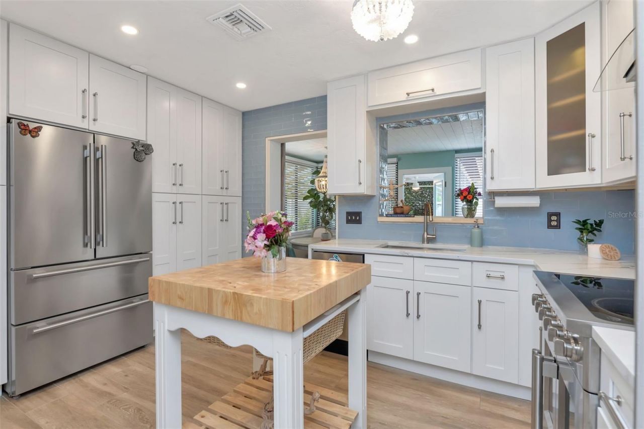 842 53rd Terrace N, Saint Petersburg, FL 33703 Photo