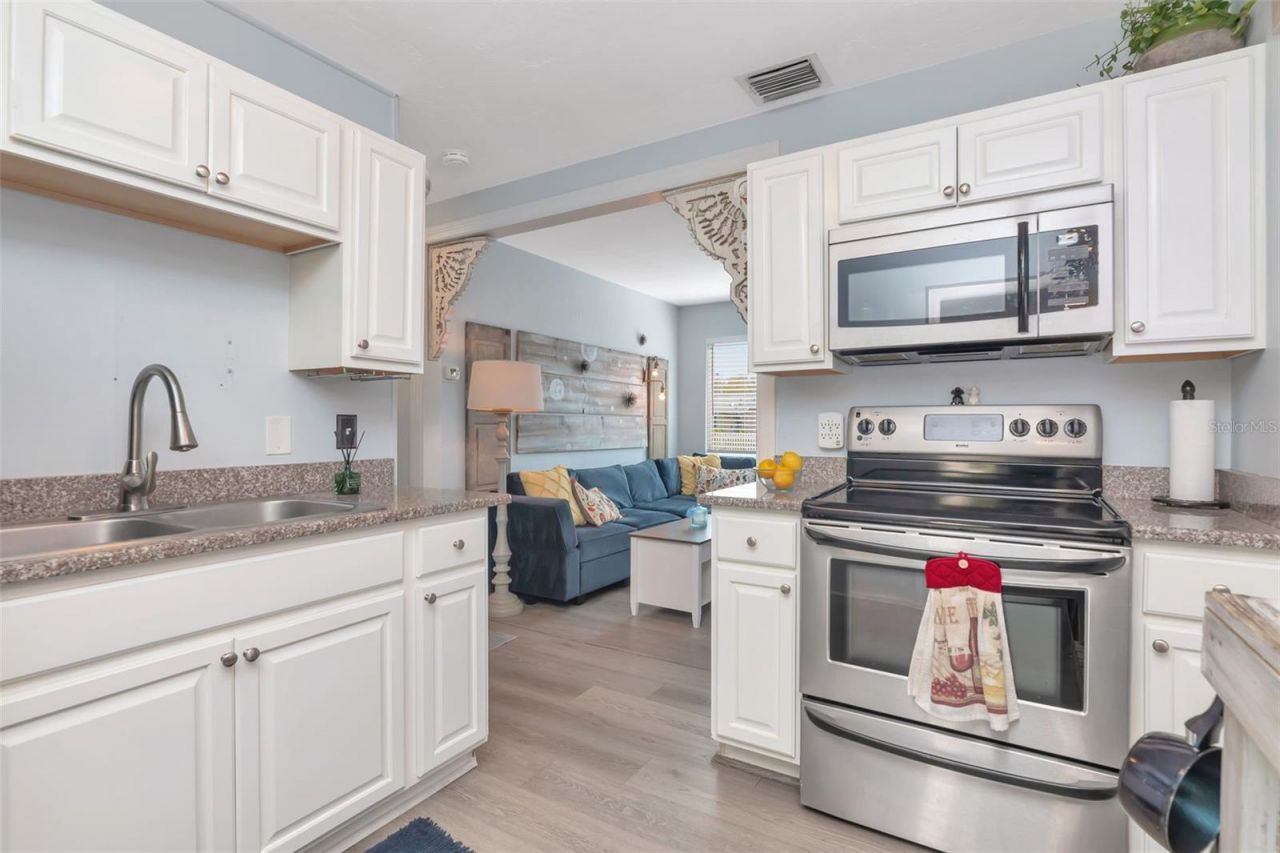 851 53rd Terrace N, Saint Petersburg, FL 33703 Photo