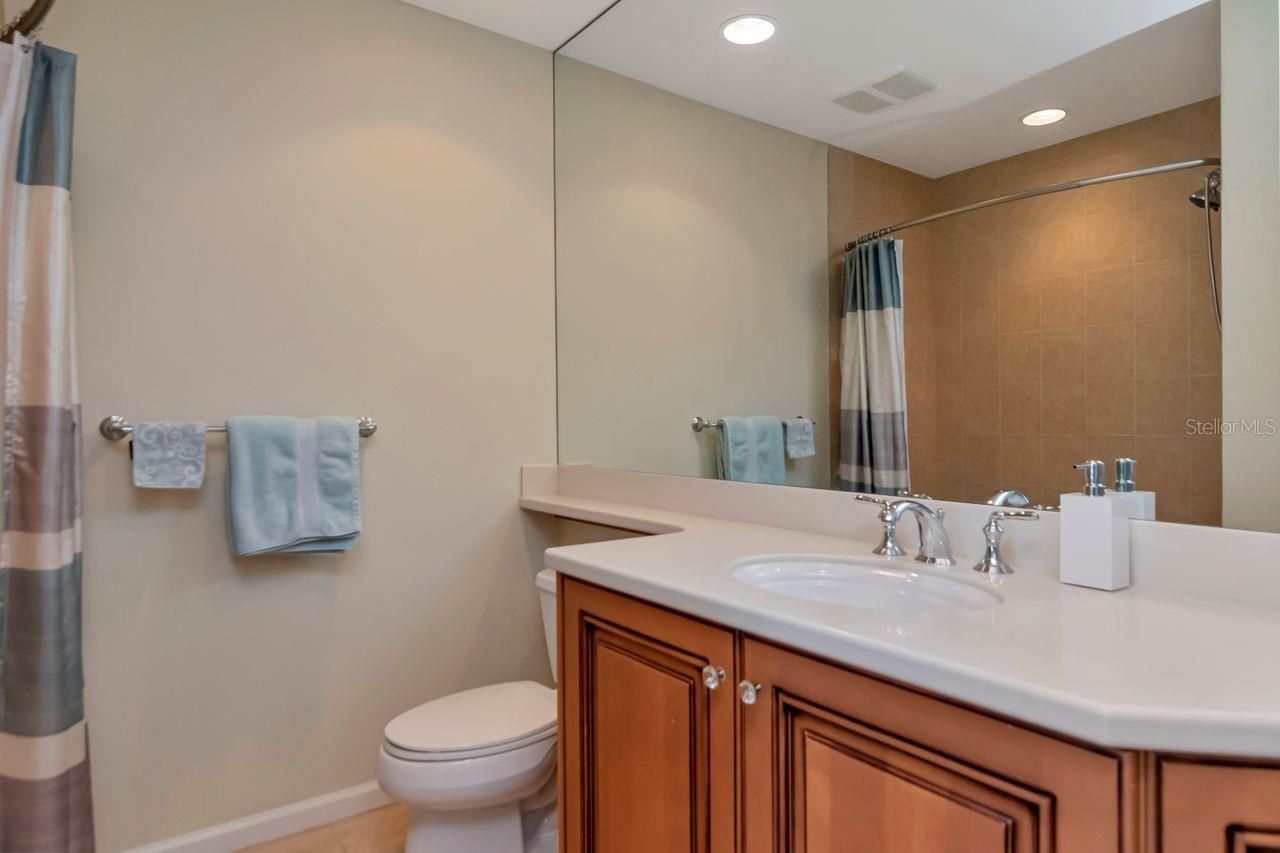 5823 Bowen Daniel Drive , Unit 604, Tampa, FL 33616 Photo