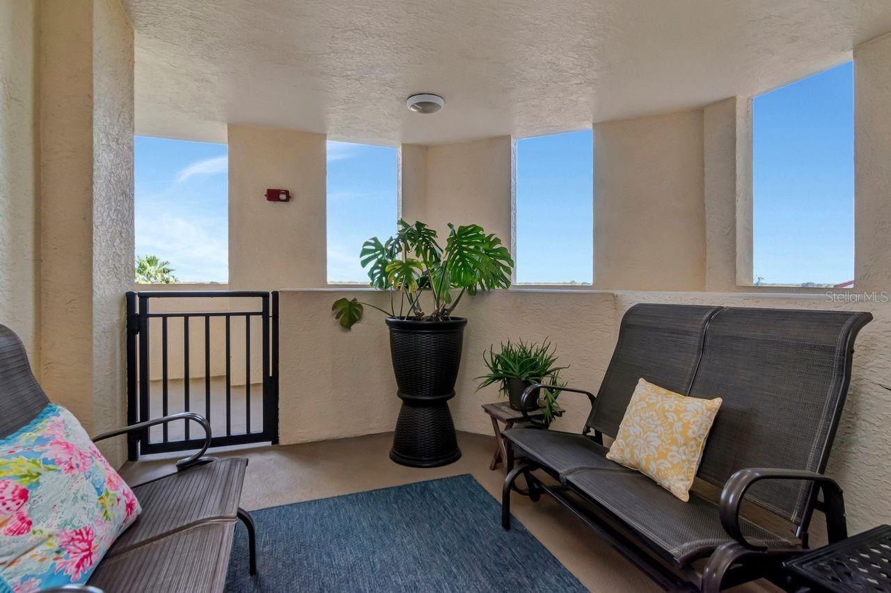 5823 Bowen Daniel Drive , Unit 604, Tampa, FL 33616 Photo