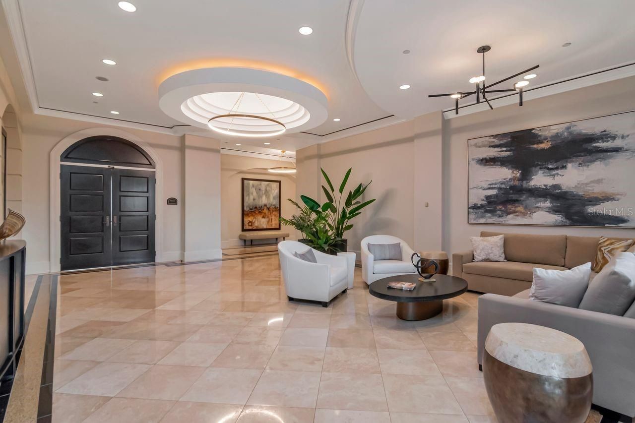 5823 Bowen Daniel Drive , Unit 604, Tampa, FL 33616 Photo