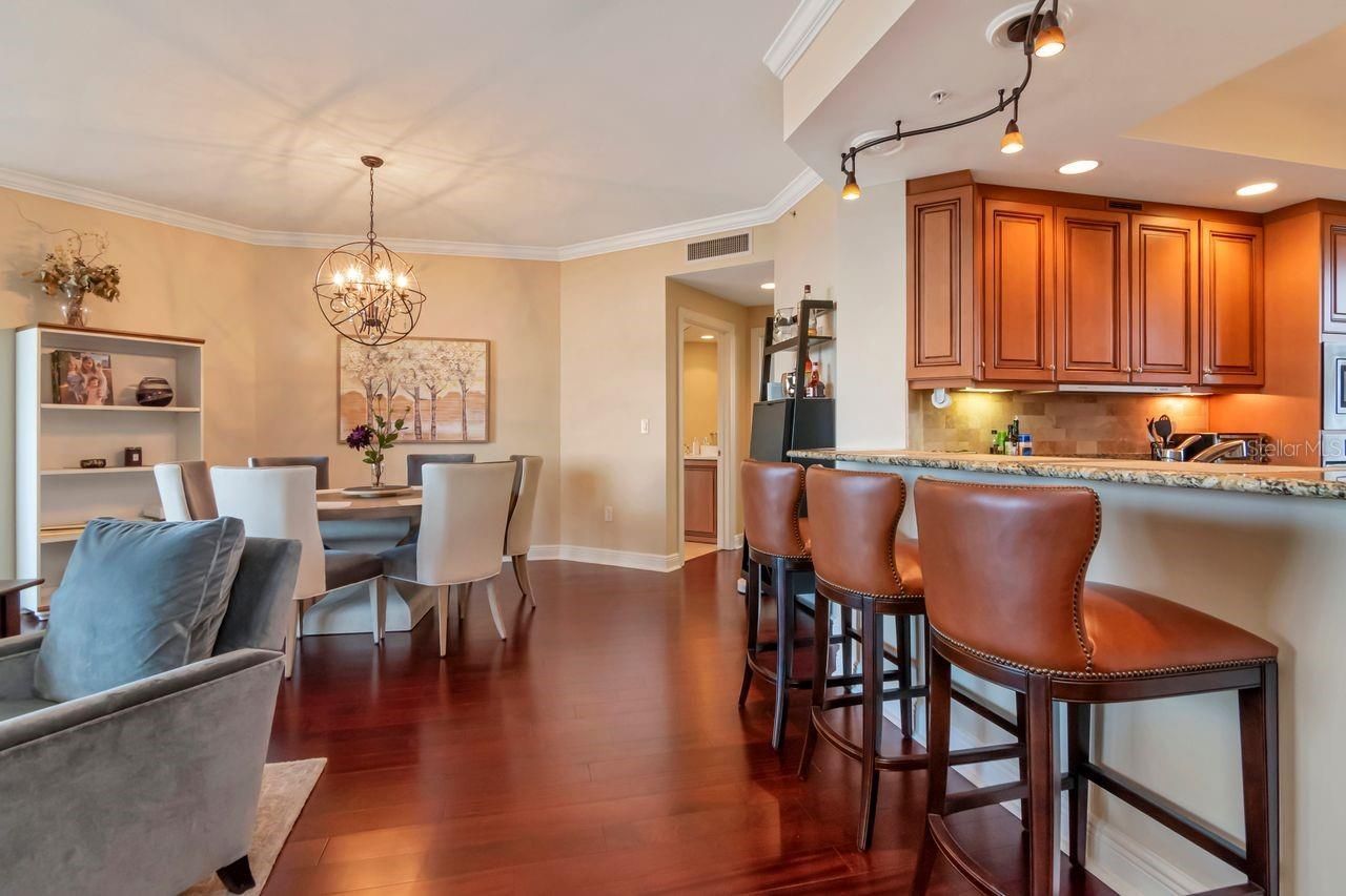 5823 Bowen Daniel Drive , Unit 604, Tampa, FL 33616 Photo