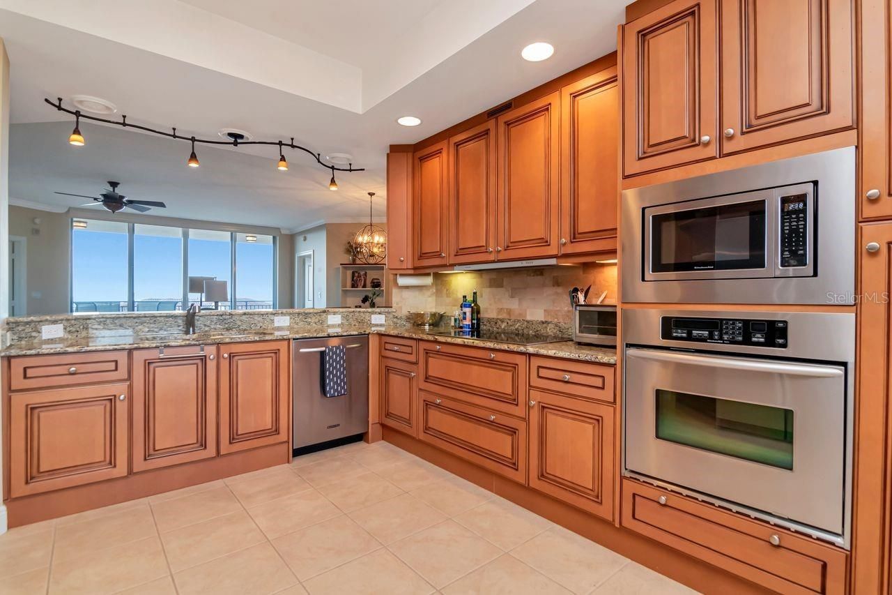 5823 Bowen Daniel Drive , Unit 604, Tampa, FL 33616 Photo